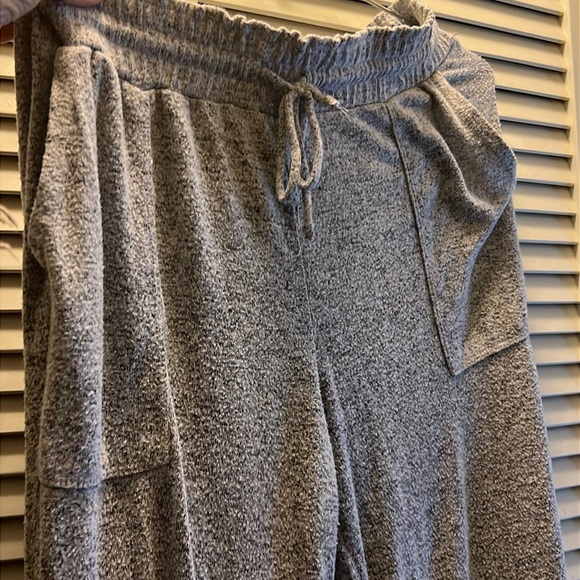 Super soft and cozy sweat bottoms. - Picture 1 of 6